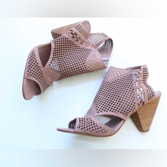 Vince Camuto Esten sandals - Picture 1 of 9